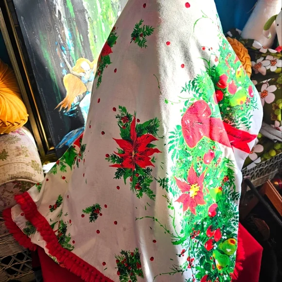 Vintage Christmas Tablecloth - Picture 3 of 4